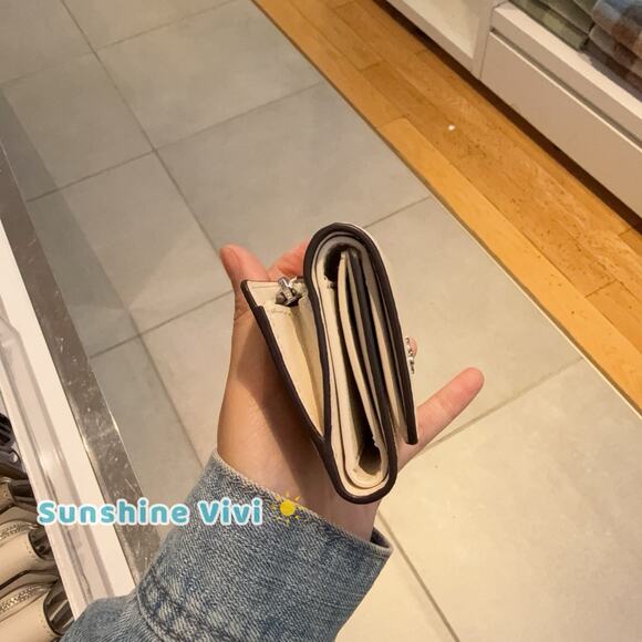 NWT Coach Micro Wallet In Signature Canvas CM761 SV/LIGHT KHAKI/CHALK - Picture 2 of 7